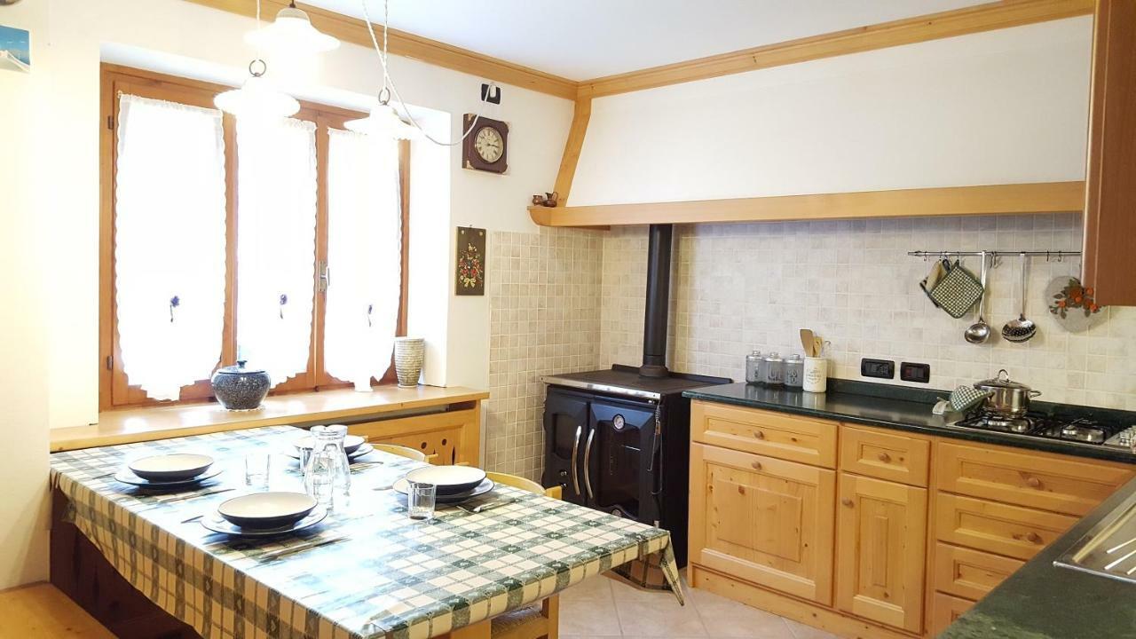 Casa Rossi Daire Le Grazie  Dış mekan fotoğraf
